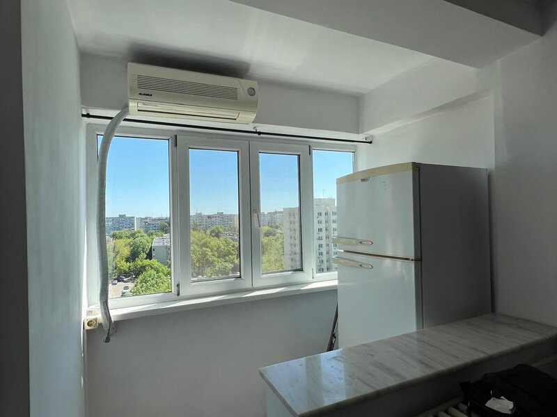 Titan - str.Constantin Brancusi, v-a-v de Parc Titan,